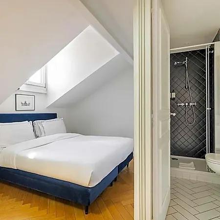 Hotel Rendez-vous Batignolles 3*