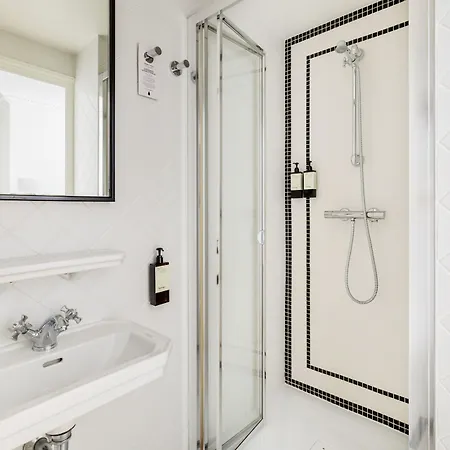 Hotel Rendez-vous Batignolles 3*