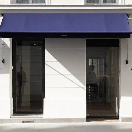 Rendez-vous Batignolles מלון