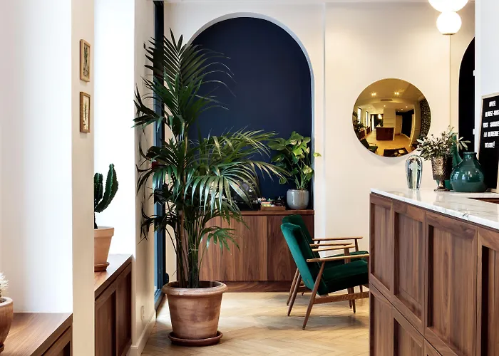 Hotel Rendez-vous Batignolles 3*