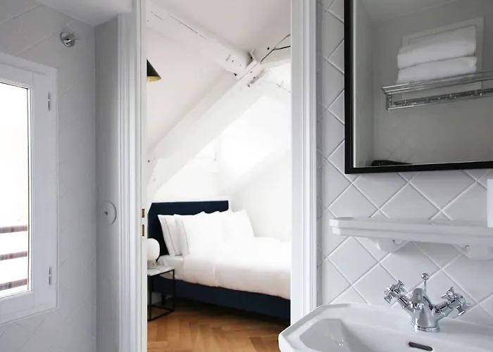 Rendez-vous Batignolles 3* Paris